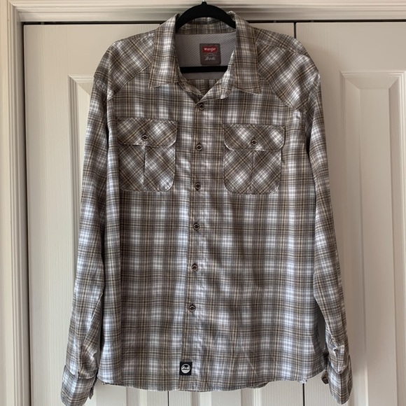 Wrangler Outdoor Series Grey Checkered Long Sleeve Button Down Size XL - Picture 3 of 14
